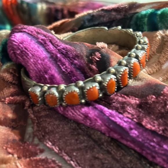 Vintage Navajo Coral Cuff Bracelet signed WM sterling silver Native American - Picture 3 of 4